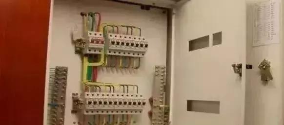 电磁阀汇流板安装电磁阀汇流板安装指南