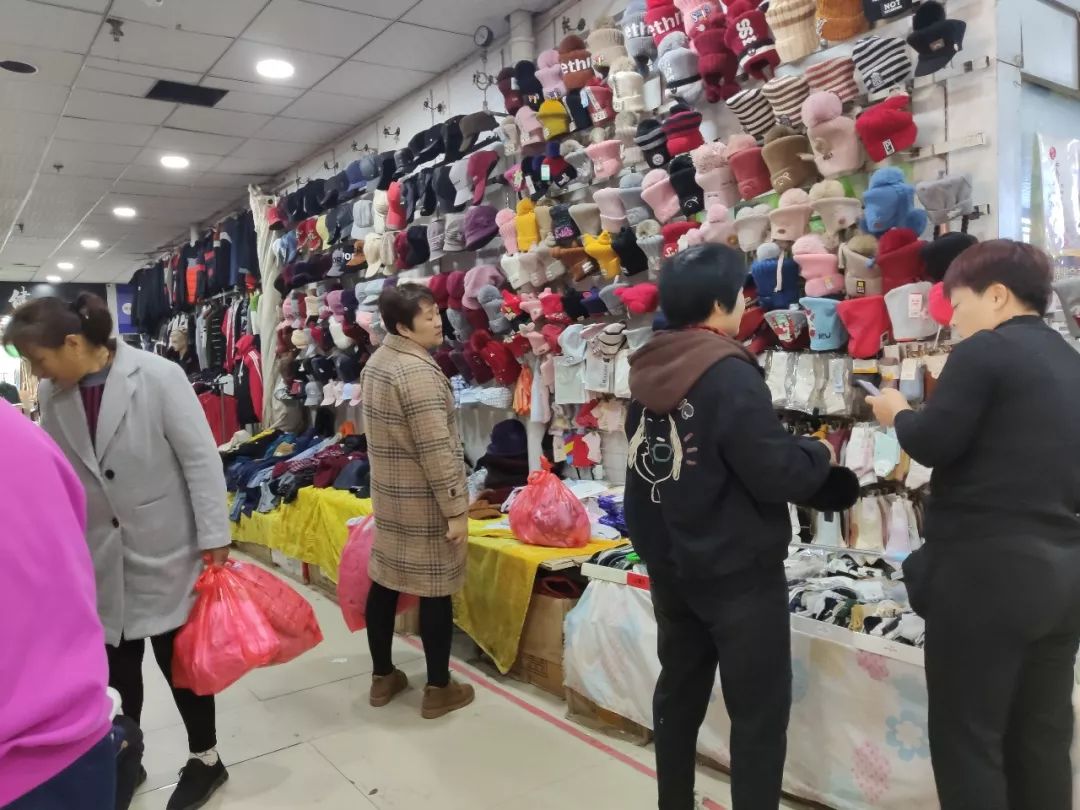安阳滑县百货批发市场安阳滑县百货批发市场，繁荣商贸的窗口