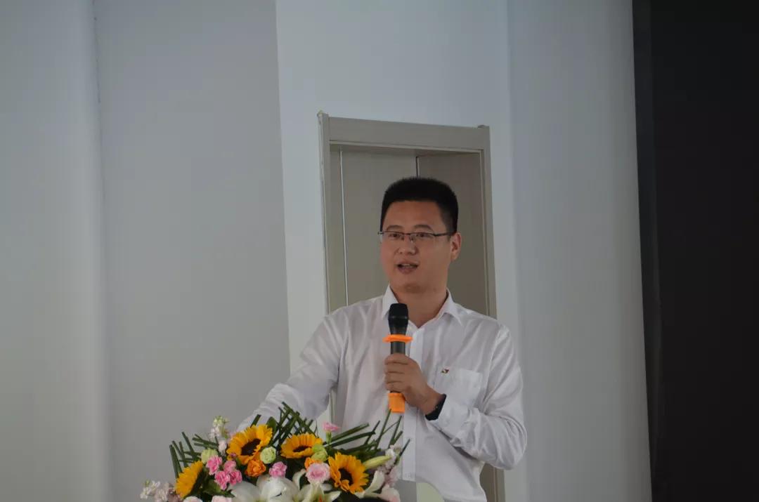 2025新奥原料免费大全,全面贯彻解释落实|一切贯彻