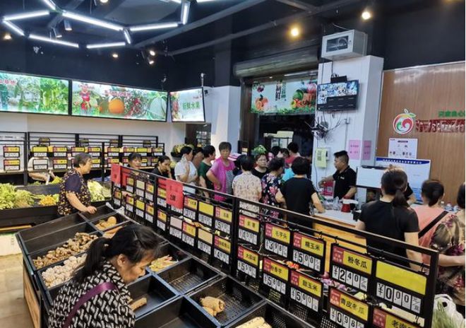 百货超市的老板百货超市的老板，创业之路与经营之道